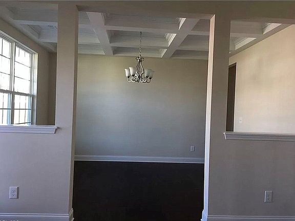 3rd image of 192 Ironwood Dr