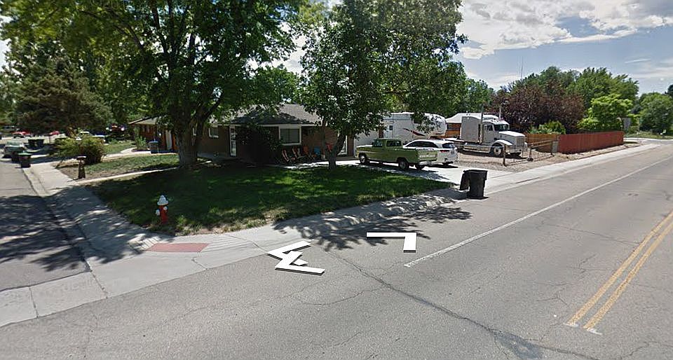 2nd image of 469 Dickson St