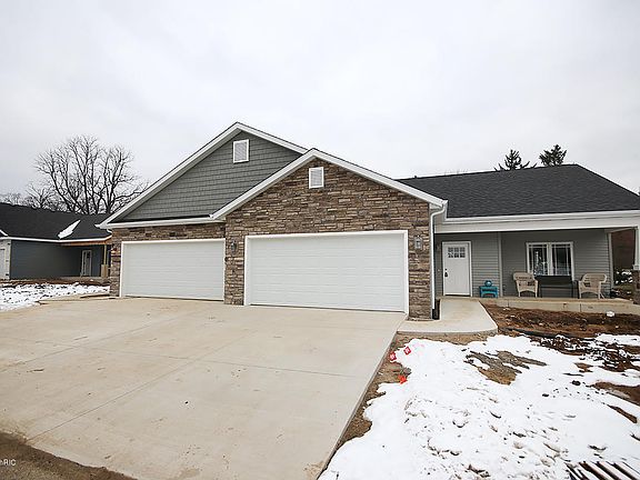 3rd image of 109 Lexington Pointe Dr #18