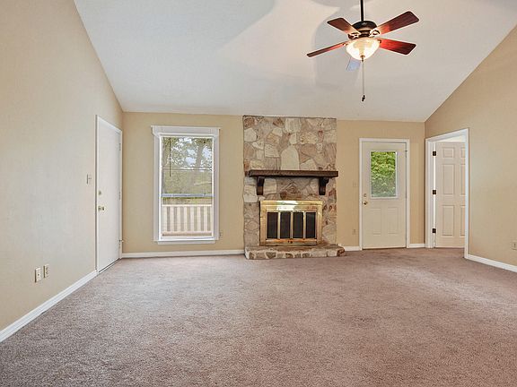 2nd image of 1612 Skyline Dr