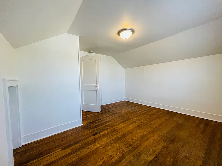 1323 Leonard St NE — Photo 46
