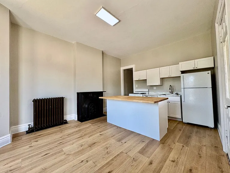 611 N. Main — Photo 16