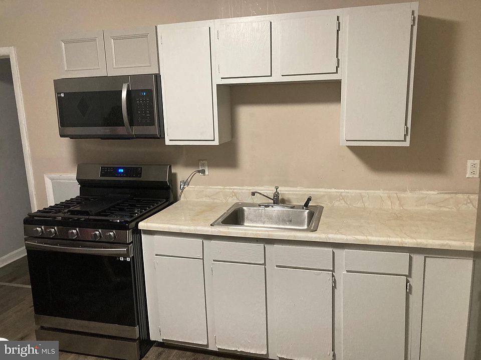 2nd image of 3710 Spring Garden St APT 1F