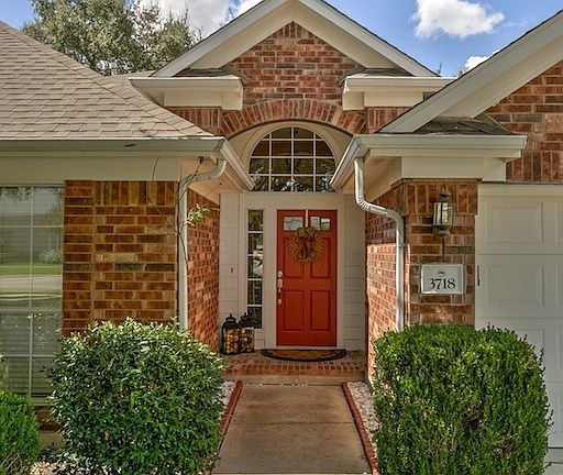 3rd image of 3718 Harvey Penick Dr