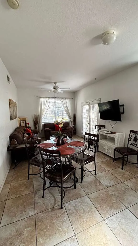 4 bed, 1470 sqft, $1,950 — Photo 3