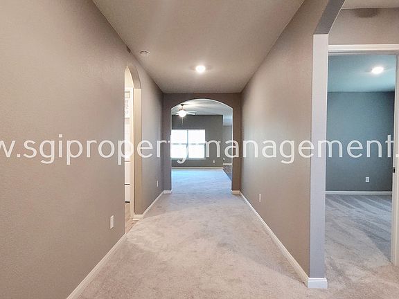 4th image of 942 Primrose Dr