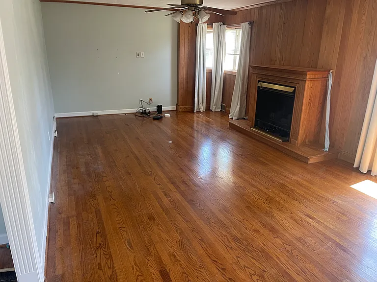 220 Williams St — Photo 7