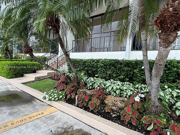 3rd image of 1915 Brickell Ave #Townhouse 16
