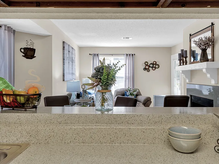 Woodlake Apartments — Photo 23