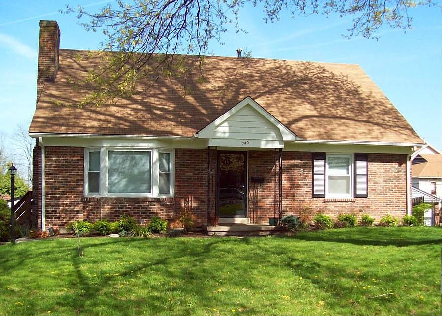 For sale by owner, roomy place!