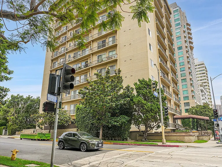 10747 Wilshire Blvd #1407 — Photo 41