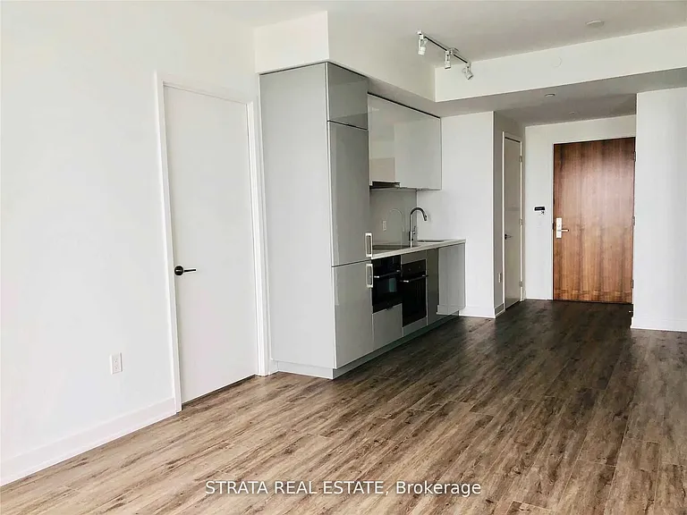 15 Queens Quay E #2201 — Photo 3