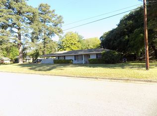 1001 Lincoln Dr, Longview, TX 75604