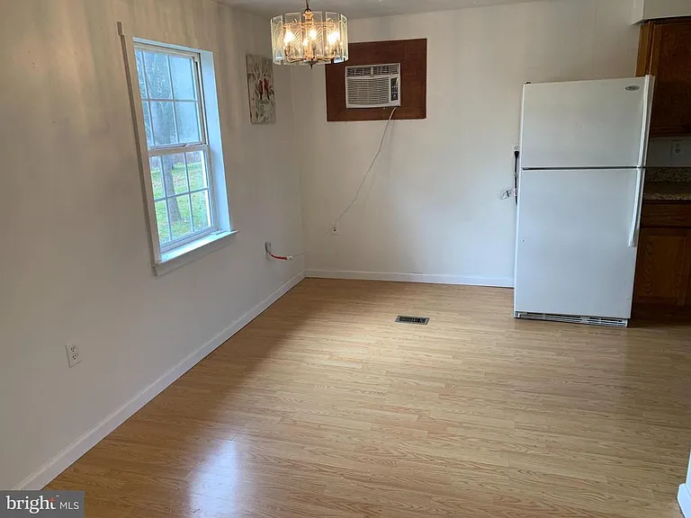 729 Dollar Ln — Photo 4