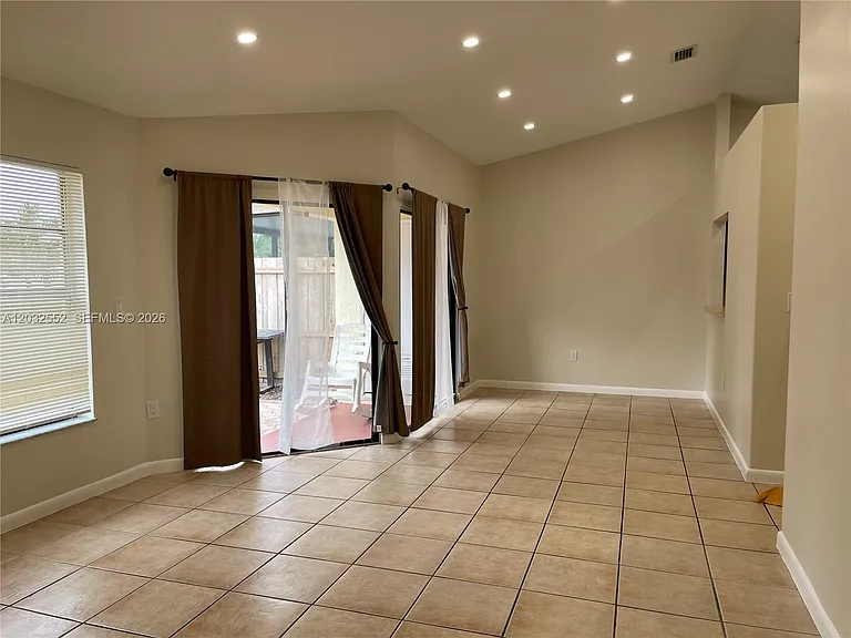 1511 San Remo Cir #1511 — Photo 5