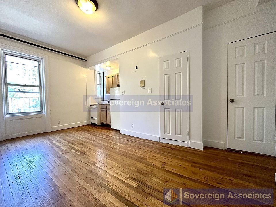 1st image of 936 W End Ave APT D8