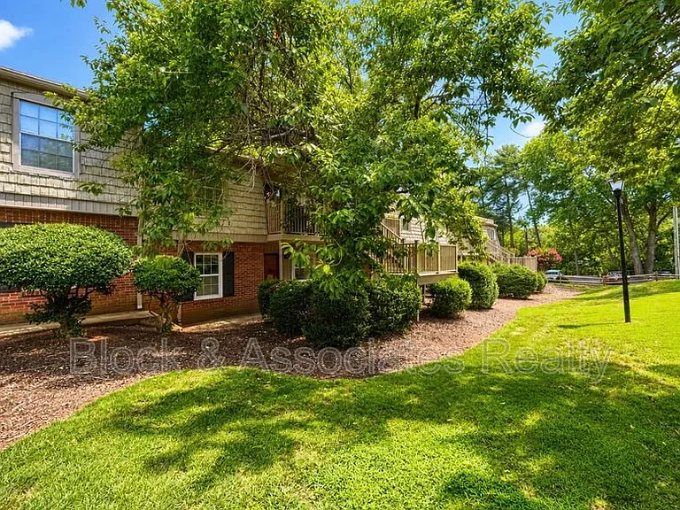 3830 D Country Club Rd — Photo 3