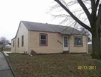 1st image of 4930 N Glenaire Ct