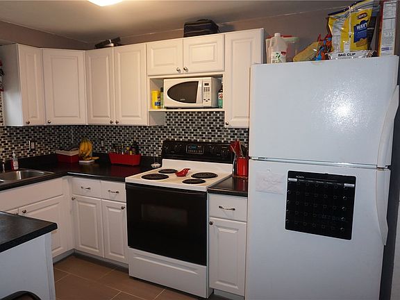 4th image of 525 Manning Ave