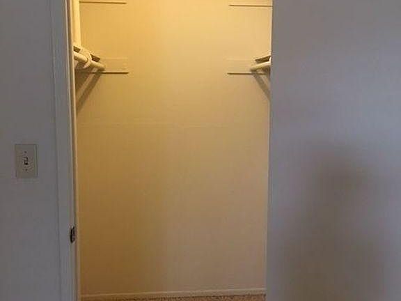 4th image of 300 W Grand Ave APT 9
