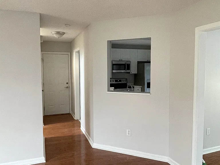 2704 Holmes Ct N — Photo 26