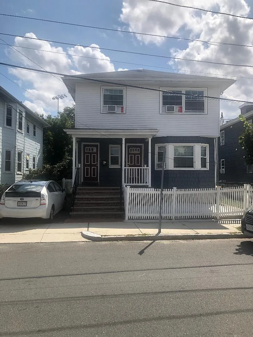 3 bed, 1000 sqft, $3,525 — Photo 1