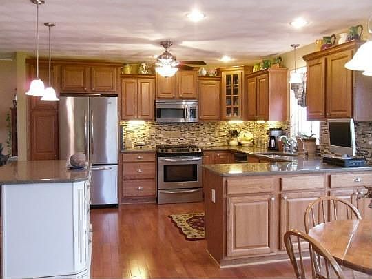 5th image of 615 Castle Wynd Dr