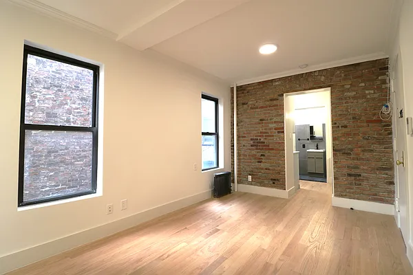 Rented by Akam Sales and Brokerage | media 10