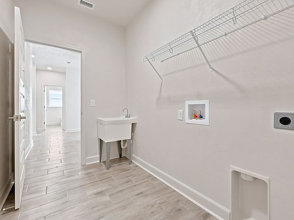 Sequoia Laundry Room