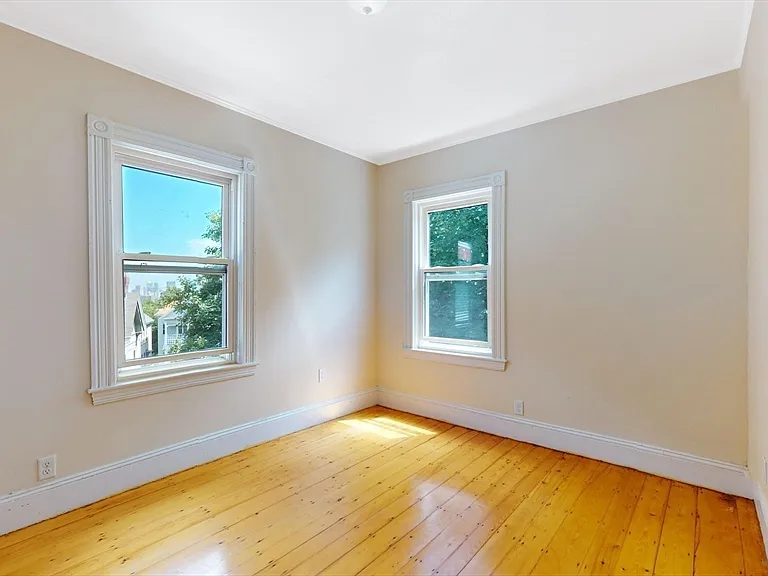 32 Thornton St #2 — Photo 16