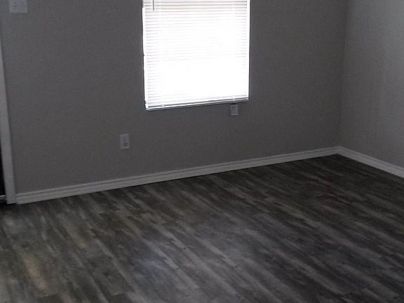 2nd image of 4209 Pine St
