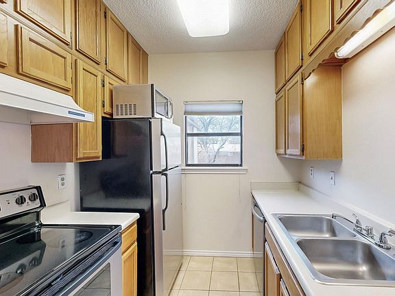 4th image of 5701 Gaston Ave APT 7