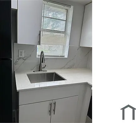 2675 SW 6th Ct #1 — Photo 1