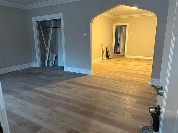4th image of 5300 Bancroft Ave #1F