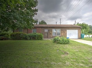 3973 N Newcastle Dr, Decatur, IL 62526