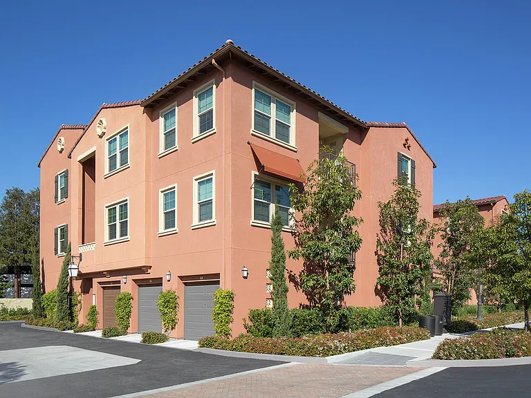 Redwood Place Apartment Homes — Photo 20