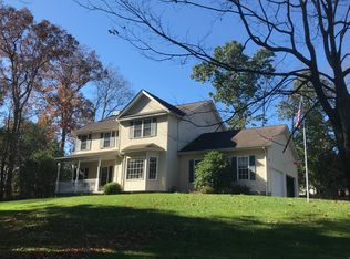 32 Fairway Dr, Danbury, CT 06811