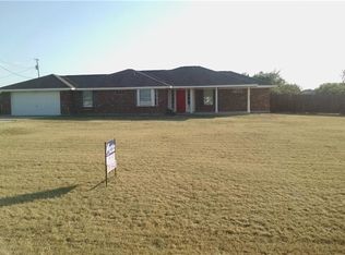 111 Wolf Cir, Graham, TX 76450