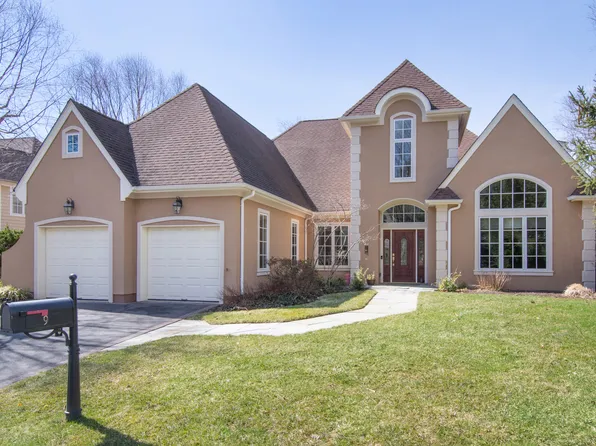 9 Stony Gate Oval, New Rochelle, NY 10804