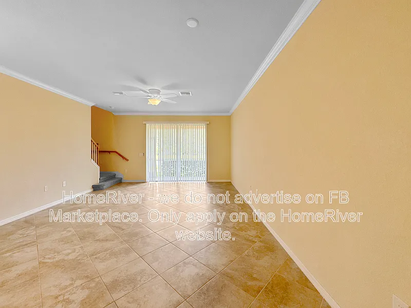 3 bed, 3.0 bath, 1942 sqft, $2,595 — Photo 3