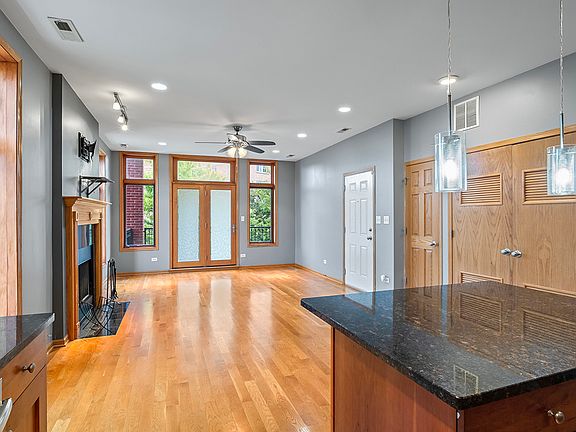 4th image of 3932 S Lake Park Ave APT 3N