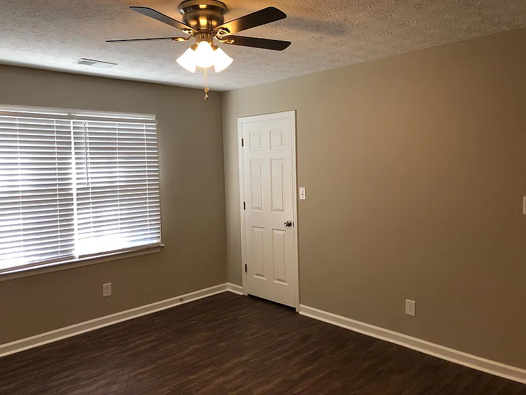 4063 Stephanie Ct NW — Photo 11