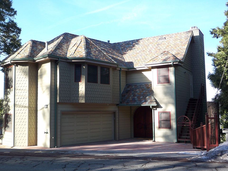Lake Front 5bdrm Chalet