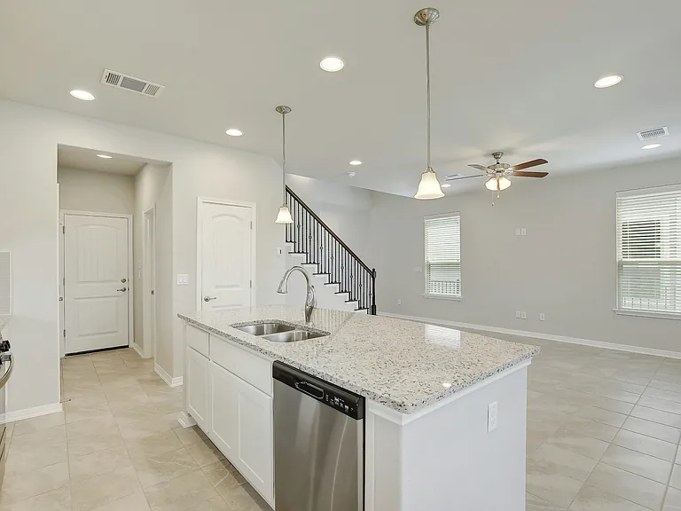 1034 Harwell Loop — Photo 8