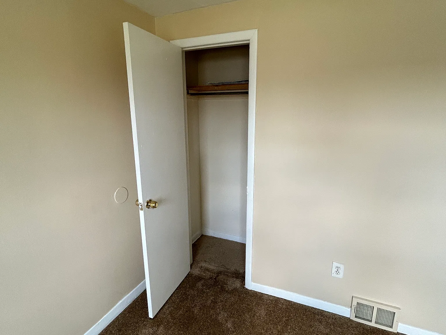 437 Midland Ave — Photo 4