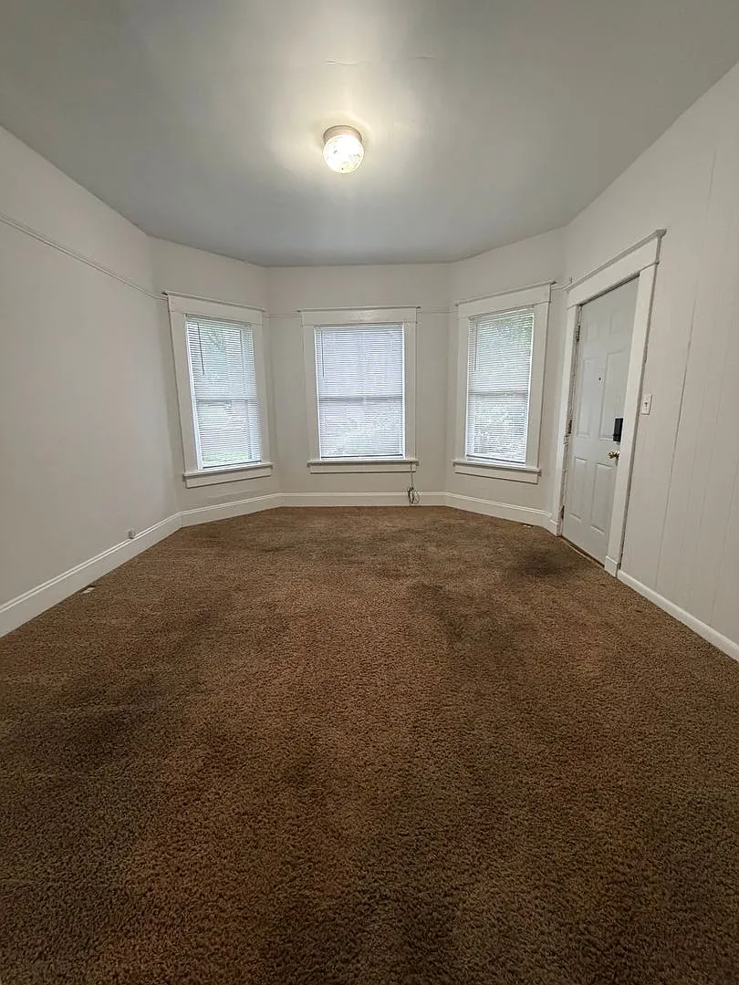1420 Main Street — Photo 4