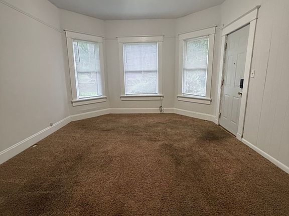4th image of 1420 Main St