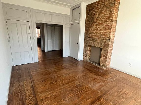 4th image of 422 Graham Ave #2