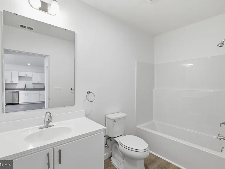 915 N Broad St #606 — Photo 11
