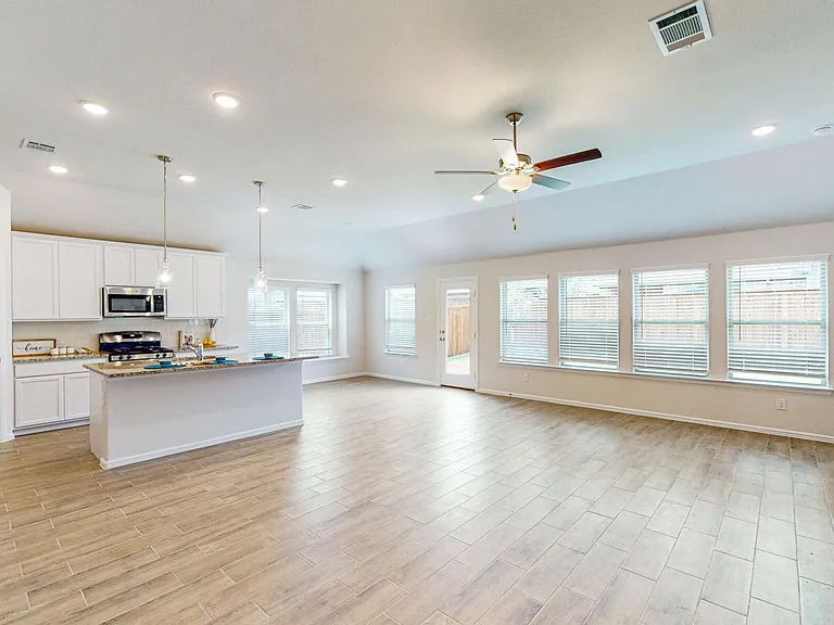5809 Sandown Dr — Photo 14